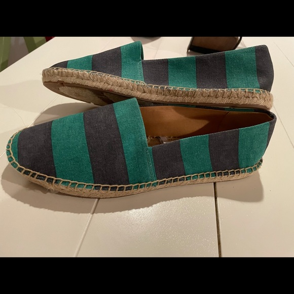 JCrew striped shoes size 9 - Picture 3 of 4